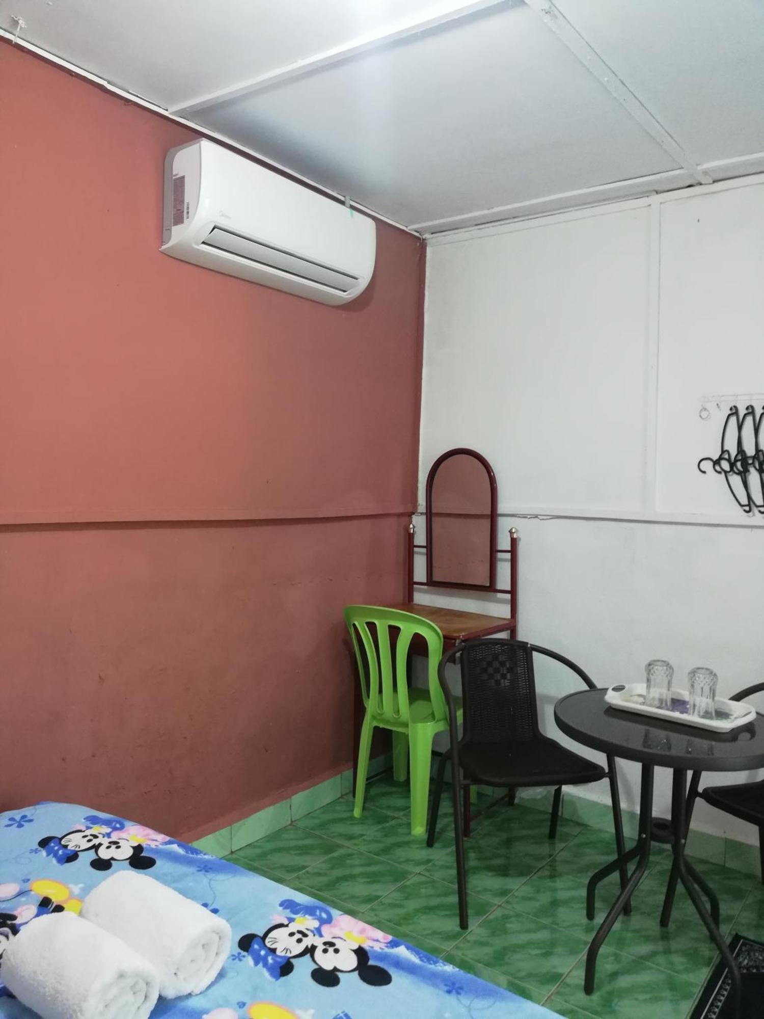 Durian Chalet 쿠알라타한 객실 사진